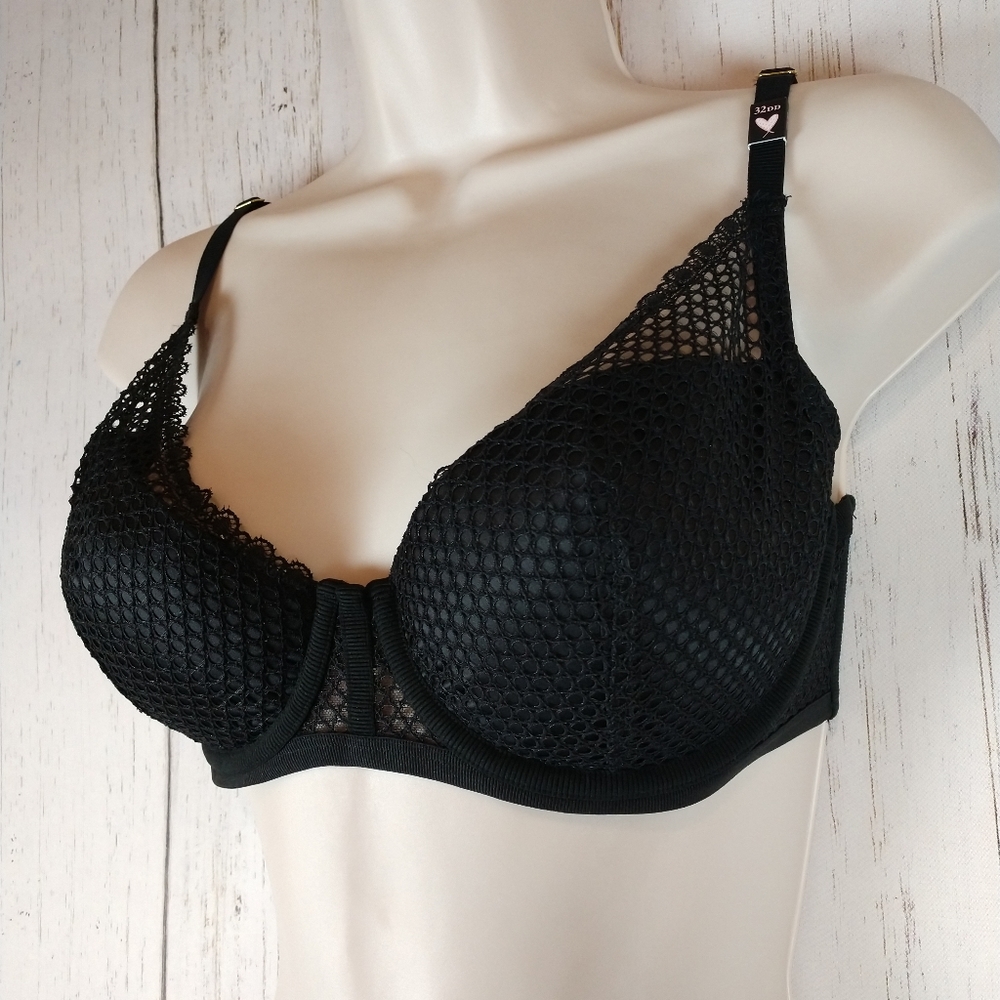 Victoria's Secret Fishnet Lace Push-up Bra - Picture 3 of 9